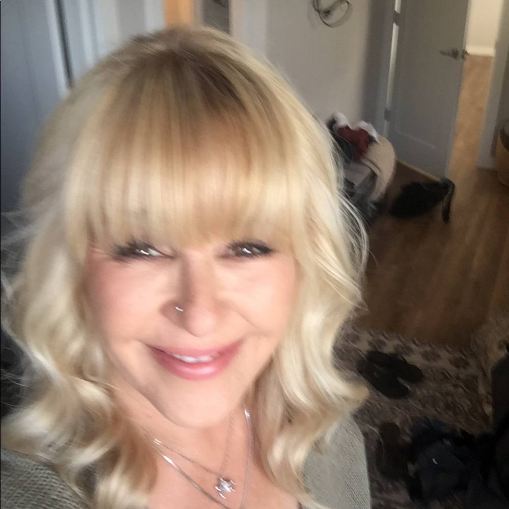 Meet your Posher, Stacy